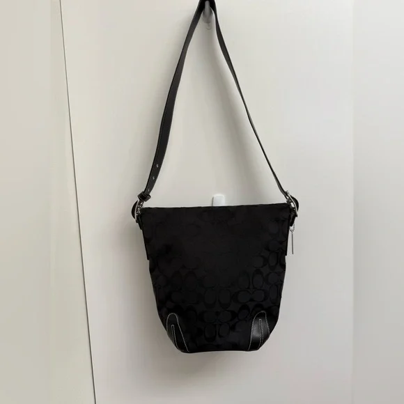 COACH #6076 Black Signature Jacquard Bucket Hobo Shoulder Bag EUC - Picture 4 of 16